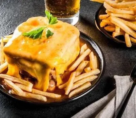 Daire Palacio De Cristal, By Mycelia Porto